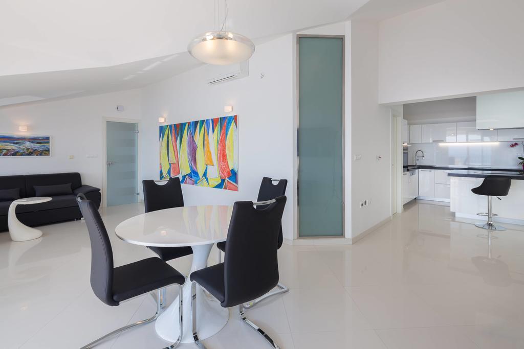 Beach Penthouse Diamond Omis Exterior photo